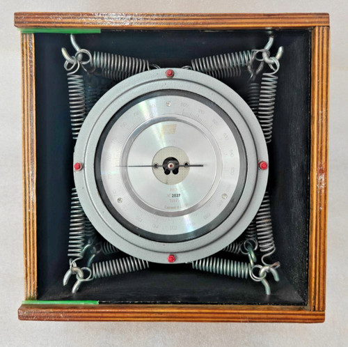 Vintage aneroid barometer - vintage, m-67