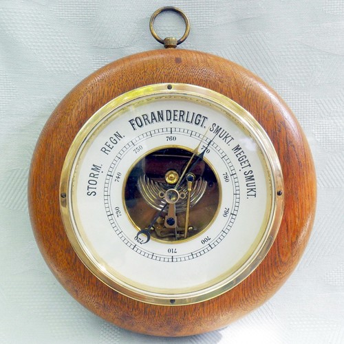Uraltes großes barometer - uraltes,,