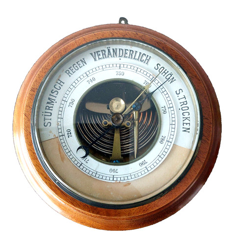 Schönes altes rundes - altes,